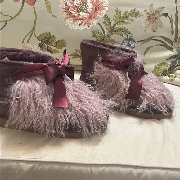 UGG Pink Furry Ankle Boots with Bow - Picture 2 of 4